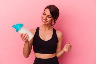 ¿Para qué sirve la creatina en mujeres? Mitos, beneficios y recomendaciones